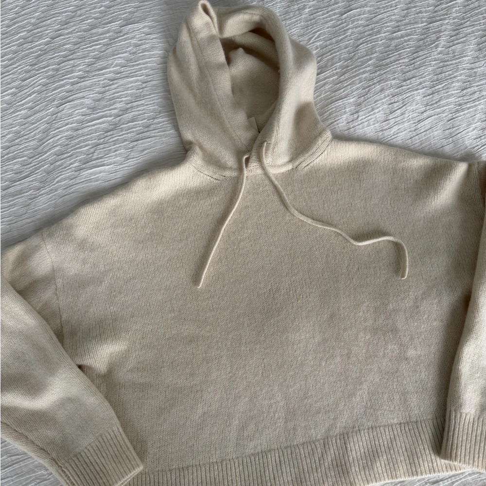 Aritzia Cream 100% Cashmere Hoodie Sweater